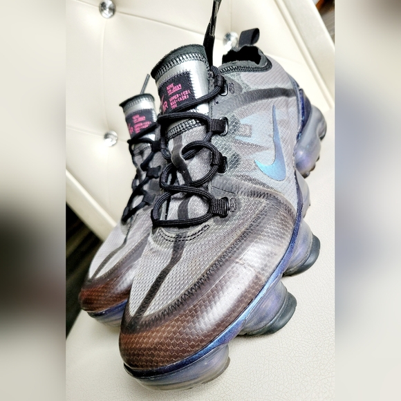 Nike Air VaporMax Throwback Future Unisex Sneakers Iridescents Gray M7/W8.5 - Picture 4 of 16